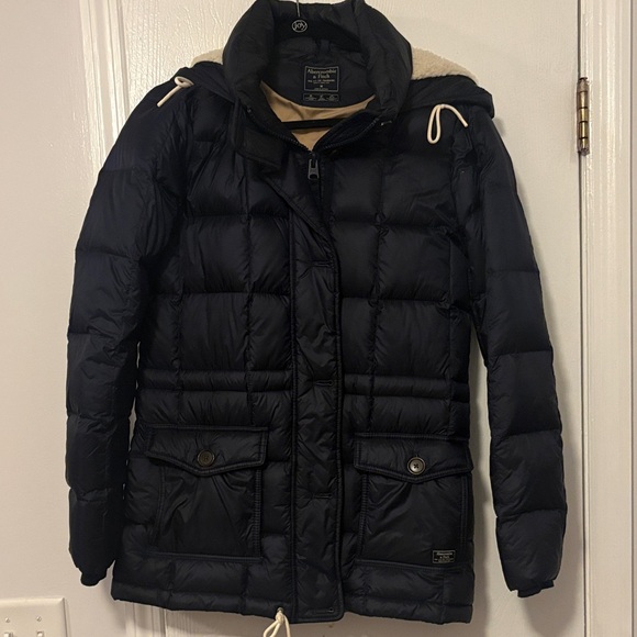 Abercrombie & Fitch Jackets & Blazers - Abercrombie Women's Navy Blue Puffer Jacket